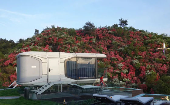 Solar Space Capsule House De perfecte mix van luxe en natuur op de MGO-plankvloer