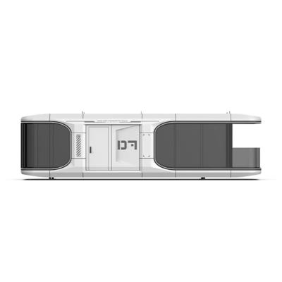 Luxe containerhuis met een breed uitzicht en moderne esthetiek in toeristengebied