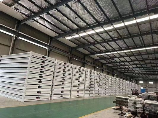 Modern ontwerp vouwbaar geprefabriceerd kantoorcontainerhuis met aluminium venster